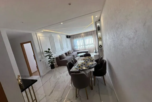 Appartement 100 m² à louer à Tanger – 2 chambres avec garage.