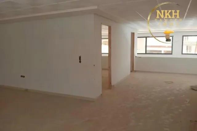 À VENDRE – ENSEMBLE COMMERCIAL & PROFESSIONNEL