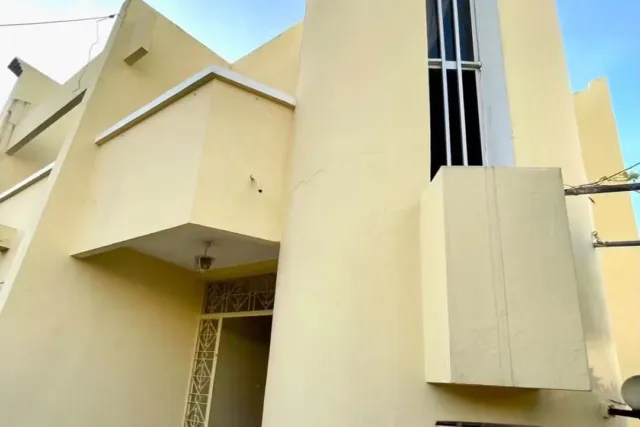 Villa jumelée à vendre à Tanger – 465 m² de terrain, jardin, terrasse et garage