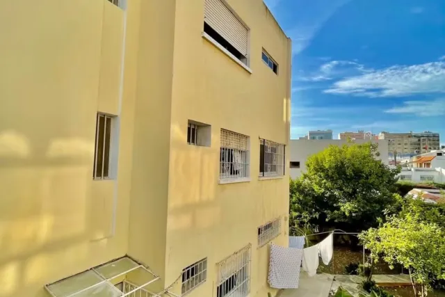 Villa jumelée à vendre à Tanger – 465 m² de terrain, jardin, terrasse et garage