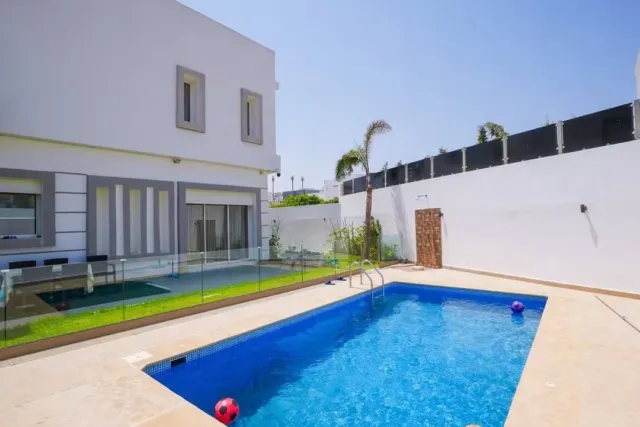Villa de luxe à vendre à El Balia piscine chauffée, jardin et 3 façades