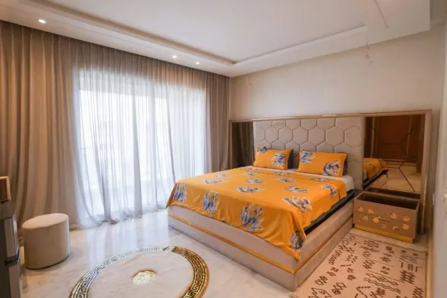 Villa de luxe à vendre à El Balia piscine chauffée, jardin et 3 façades