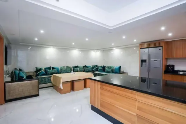 Villa de luxe à vendre à El Balia piscine chauffée, jardin et 3 façades