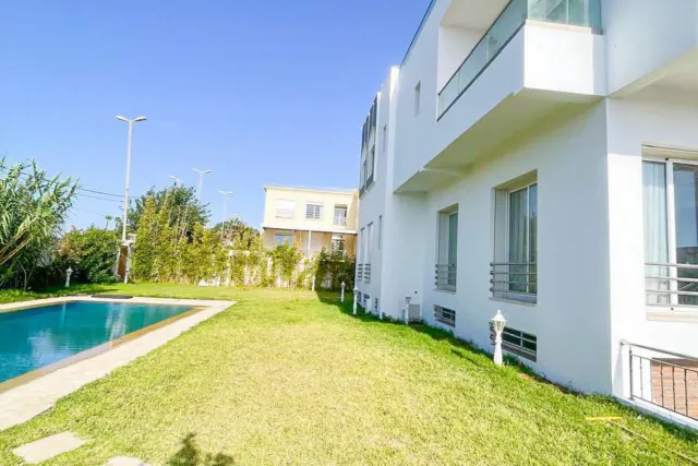 Villa de Luxe Vue Sur Mer avec Piscine Privée & Gym à Louer – Achakar