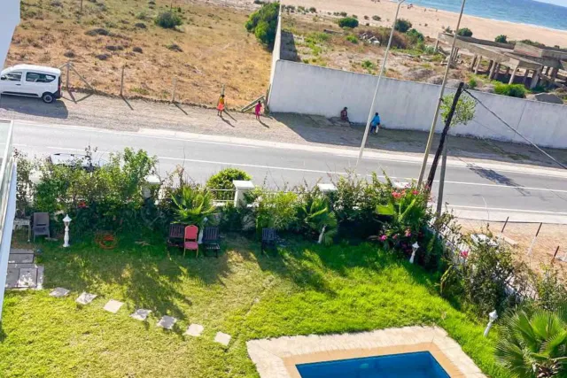 Villa de Luxe Vue Sur Mer avec Piscine Privée & Gym à Louer – Achakar