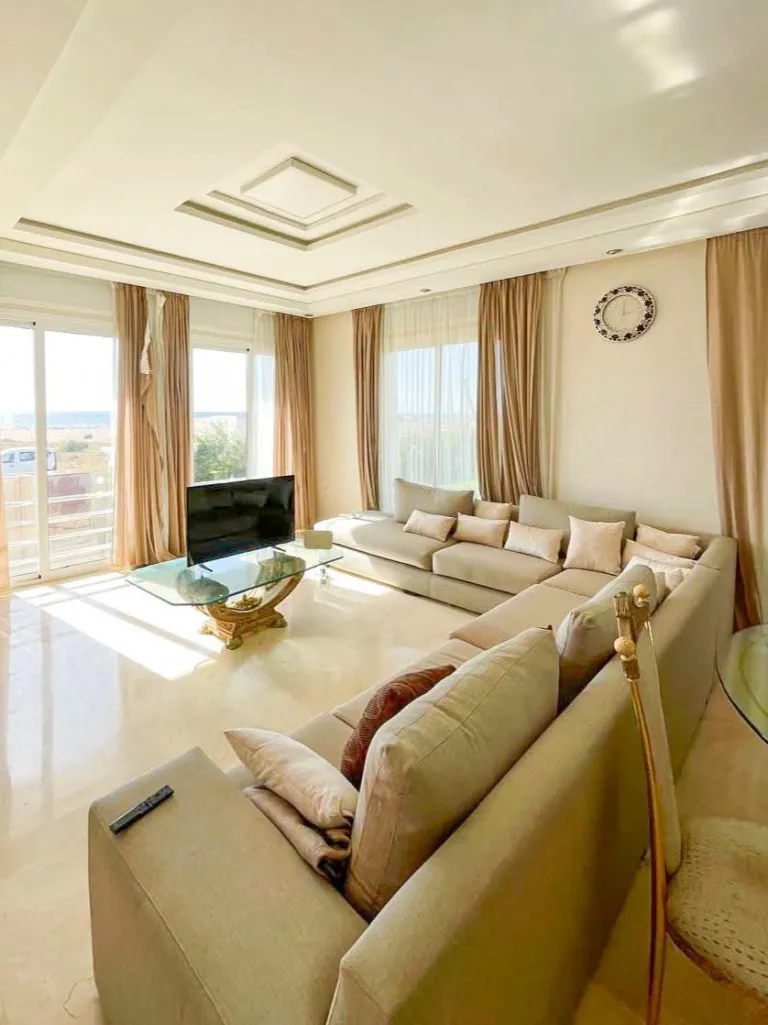 Villa de Luxe Vue Sur Mer avec Piscine Priv&eacute;e & Gym &agrave; Louer &ndash; Achakar