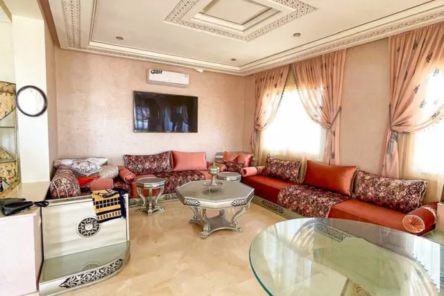 Villa de Luxe Vue Sur Mer avec Piscine Privée & Gym à Louer – Achakar