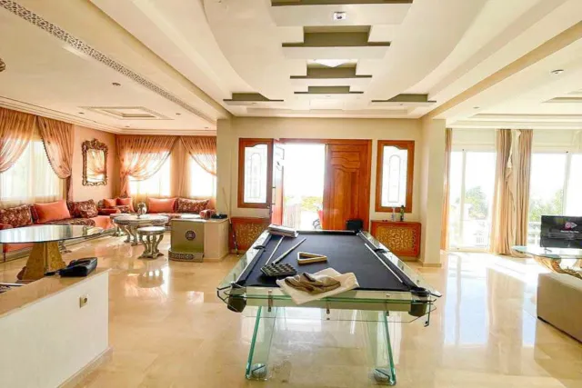 Villa de Luxe Vue Sur Mer avec Piscine Privée & Gym à Louer – Achakar