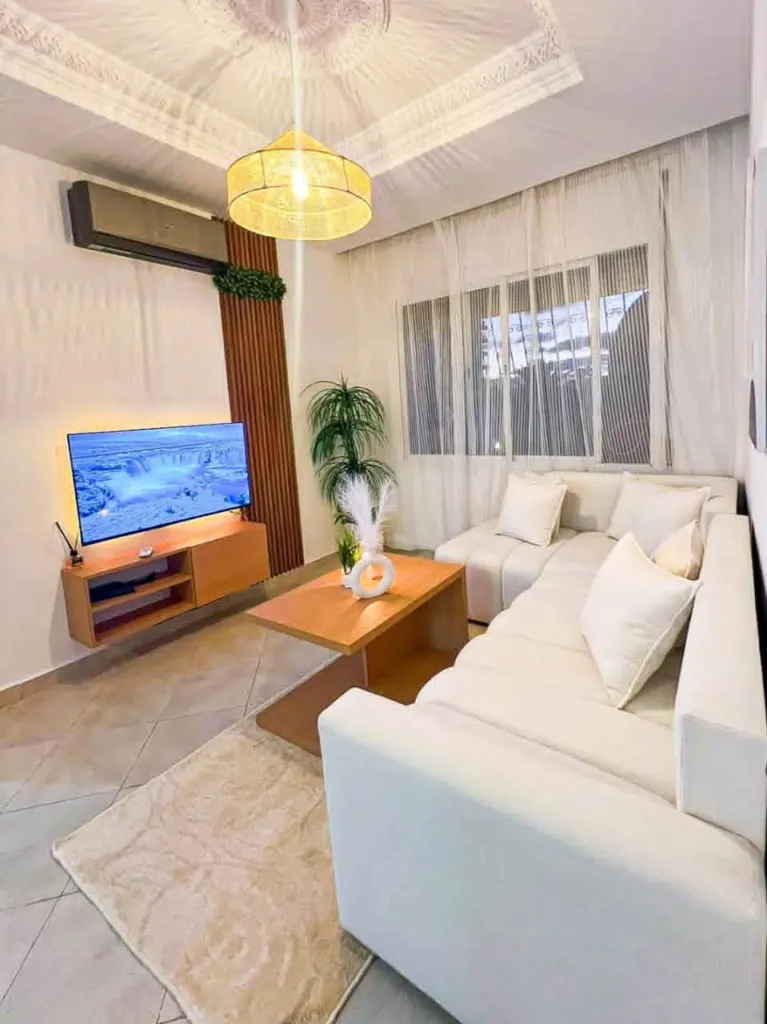 Studio Meublé de 44 m² à Vendre – Place Mozart, Centre-Ville