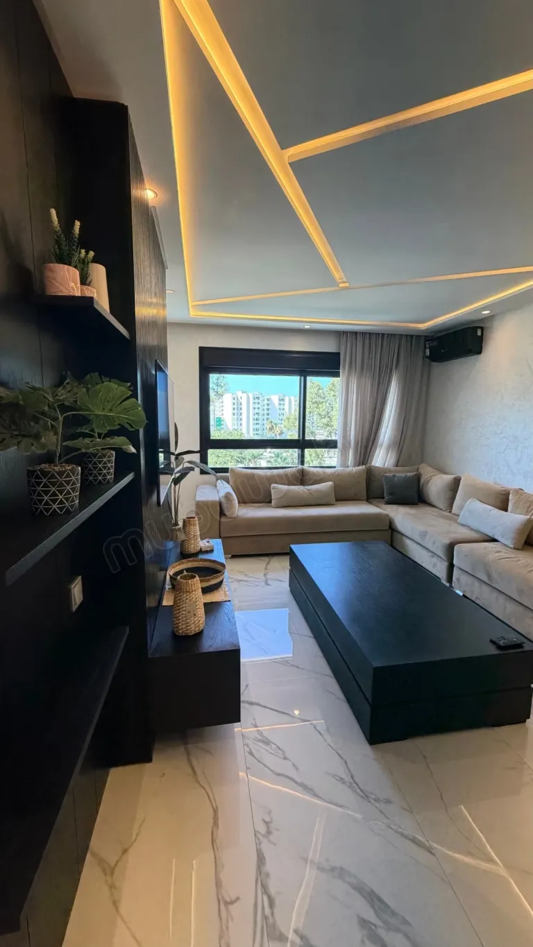 Appartement haut standing à louer à Tanger – Vue mer, piscine et terrasse