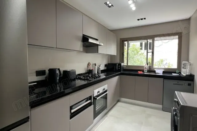 Superbe appartement meublé et lumineux à Tanger – 120 m²
